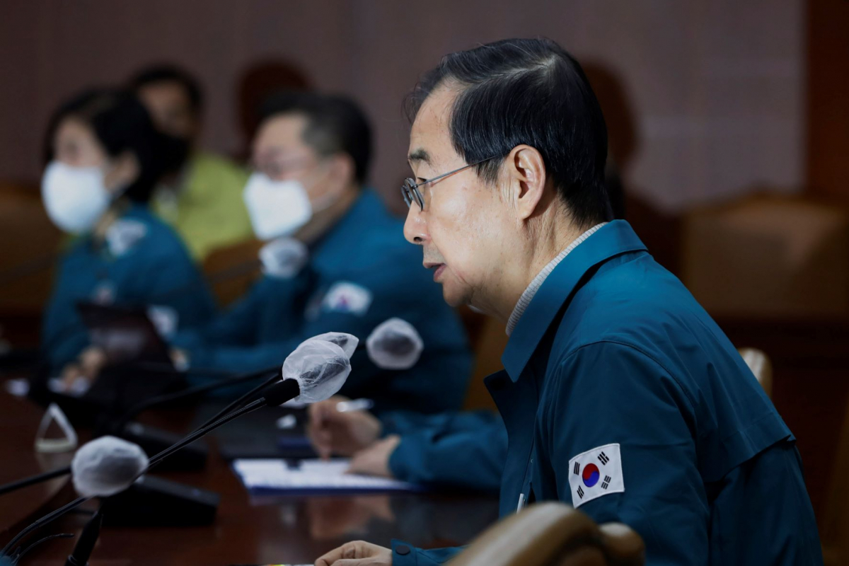 ▲한덕수 국무총리가 9일 서울 세종로 정부서울청사에서 열린 화물연대 집단운송거부 관계장관회의 및 코로나19 중앙재난안전대책본부 회의에서 발언하고 있다.  (뉴시스)