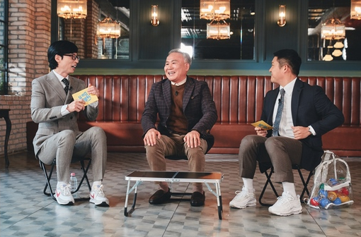 ▲김상규 기장(가운데)(사진제공=tvN)