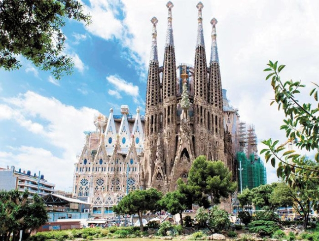 ▲가우디가 평생을 바친 성가정성당 전경. (출처=바르셀로나 관광청)