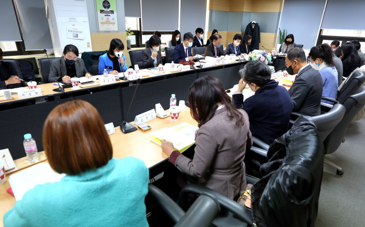 ▲13일 오전 서울 용산구 어린이집안전공제회에서 중앙보육정책위원회가 열리고 있다. (사진제공=보건복지부)