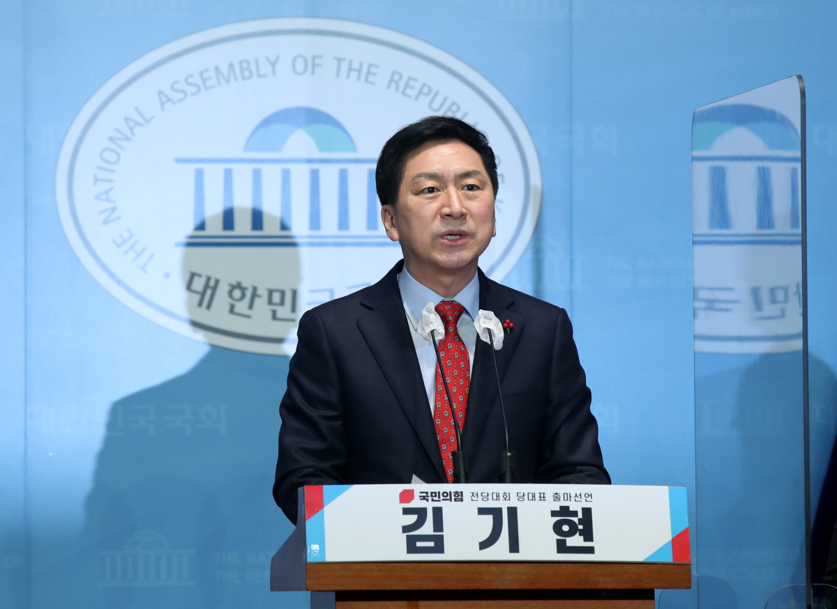 ▲[서울=뉴시스] 고범준 기자 = 김기현 국민의힘 의원이 27일 오전 서울 여의도 국회 소통관에서 전당대회 당 대표 출마선언 기자회견을 하고 있다. 2022.12.27. bjko@newsis.com