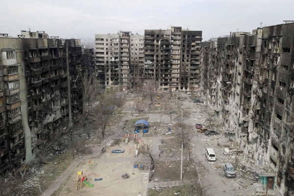 ▲우크라이나 마리우폴의 아파트가 4월 3일 러시아군의 공격으로 황폐화됐다. 마리우폴(우크라이나)/로이터연합뉴스 
