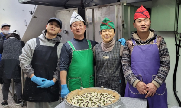 ▲술빵 포장 달인(사진제공=SBS)