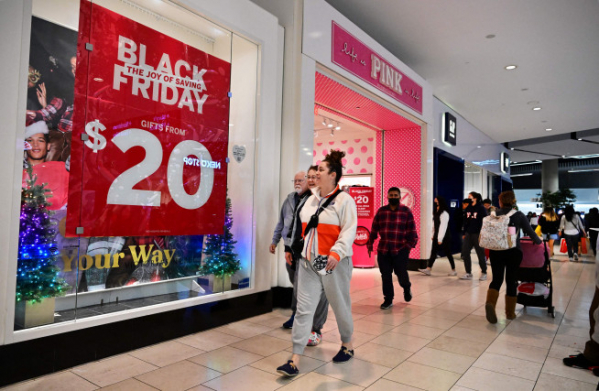▲11월 25일(현지시간) 블랙프라이데이에 미국 소비자들이 쇼핑을 하고 있다. 아카디아(미국)/AFP연합뉴스