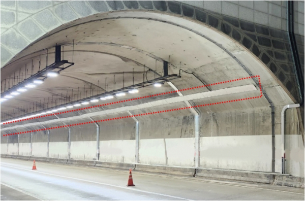 ▲대유플러스의 결빙방지용 탄소나노튜브 발열시트가 적용된 고속도록 터널 모습. (사진제공=위니아)