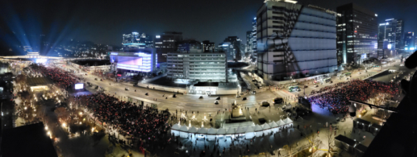 ▲18일 서울시와 서울관광재단은 '2022 서울 빛초롱'과 '2022 서울라이트 광화'를 이달 19일부터 31일까지 광화문광장에서 동시 개최한다고 밝혔다. (연합뉴스)