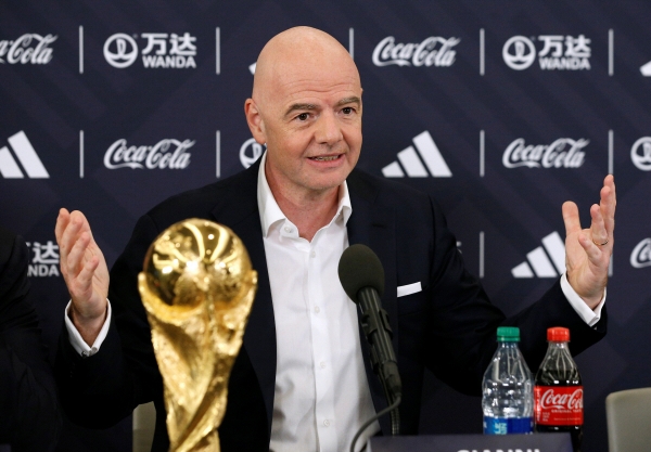 ▲잔니 인판티노 FIFA 회장이 6월 16일(현지 시각) 미국 뉴욕에서 열린 2026 월드컵 기자회견에서 질문에 답하고 있다. (AP/뉴시스)
