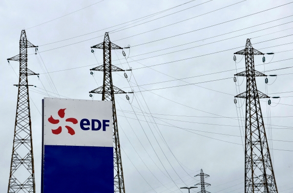 ▲프랑스 생폴트루아샤토에서 지난달 21일 프랑스전력공사(EDF) 로고가 보인다. 생폴트루아샤토(프랑스)/로이터연합뉴스
