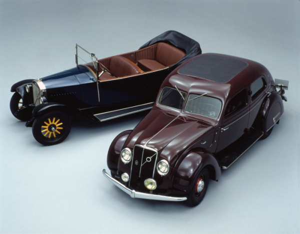 ▲볼보는 최초 모델 야곱(왼쪽)에서 얻은 자심감을 앞세워 1935년 유선형 디자인을 앞세운 두 번째 모델 PV36(오른쪽)을 선보였다.  (출처=볼보글로벌미디어)