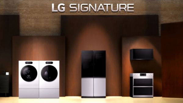 ▲LG전자가 CES 2023에서 공개하는 超프리미엄 LG 시그니처 2세대 제품들. 왼쪽부터 세탁기, 건조기, 듀얼 인스타뷰 냉장고, 후드 겸용 전자레인지(위), 더블 슬라이드인 오븐(아래). (사진제공=LG전자)