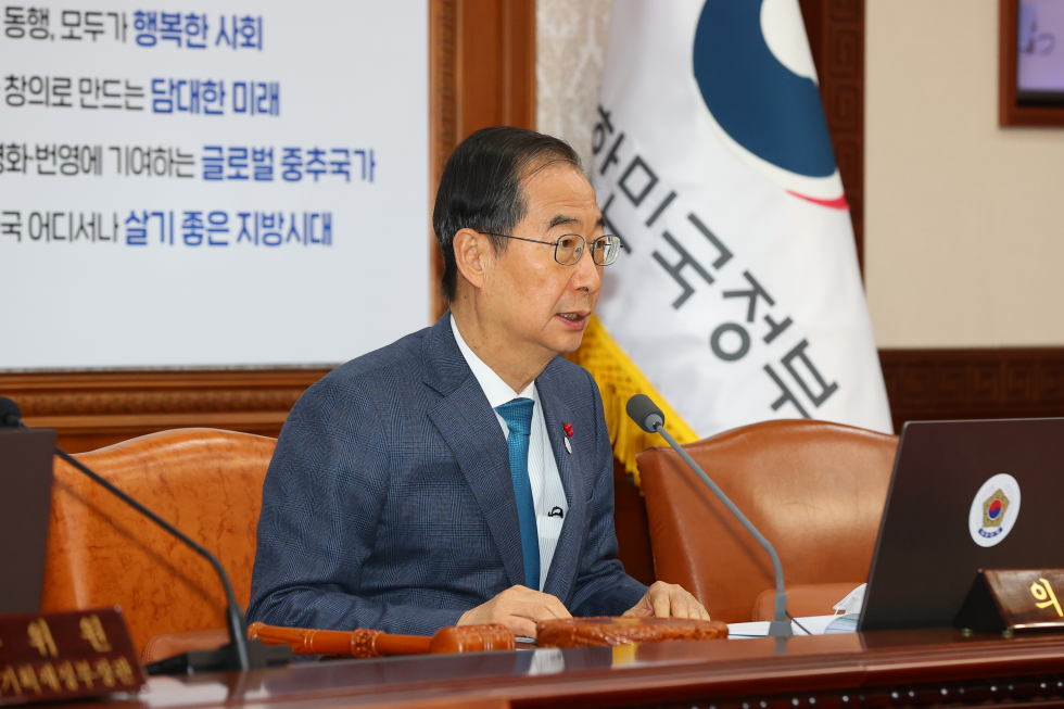 ▲한덕수 국무총리가 12월 30일 정부서울청사에서 열린 임시 국무회의를 주재, 모두발언을 하고 있다. (사진제공=총리실)