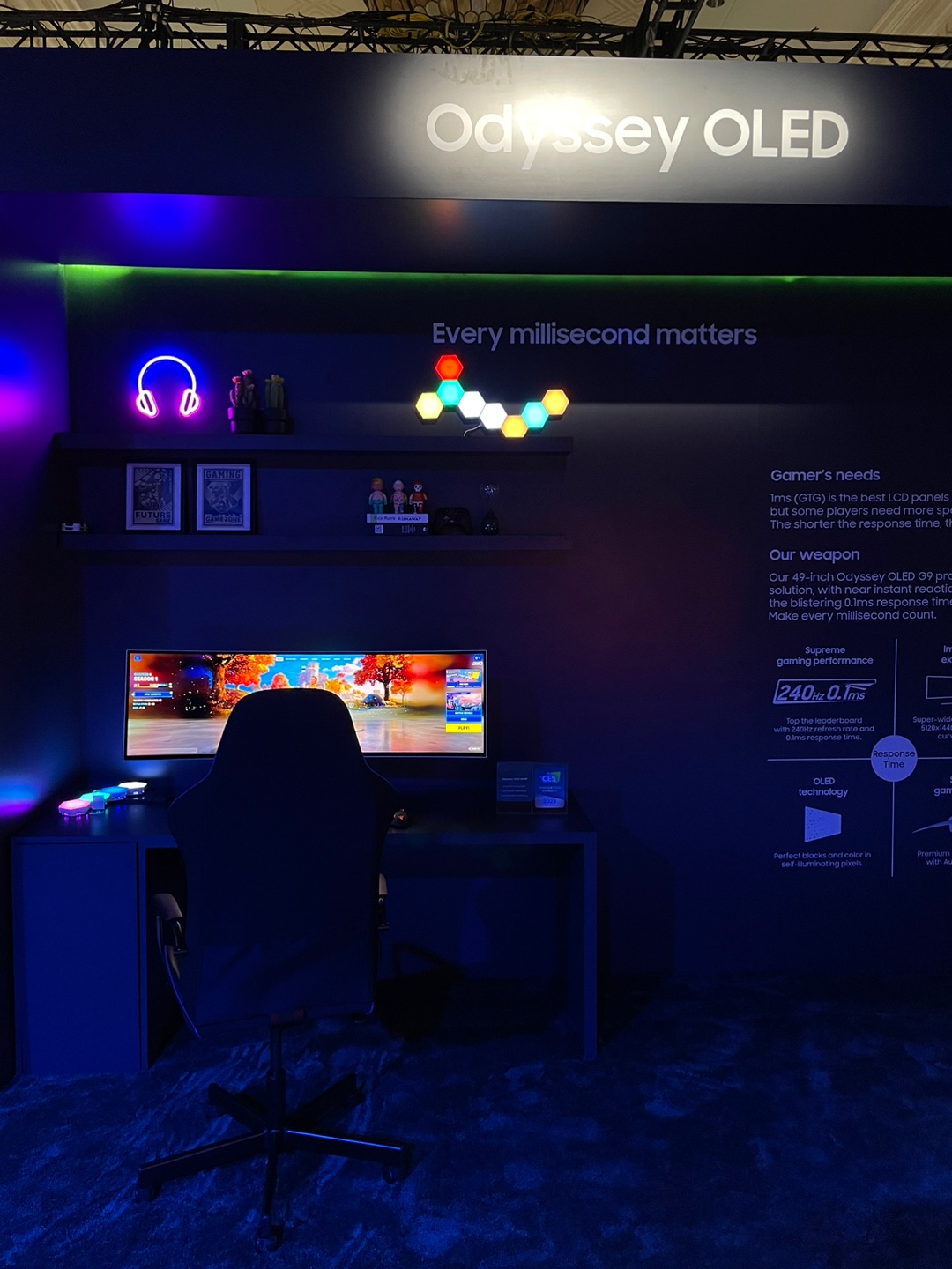 ▲49형 크기의 오디세이 OLED G9 모습.  (강태우 기자 burning@)