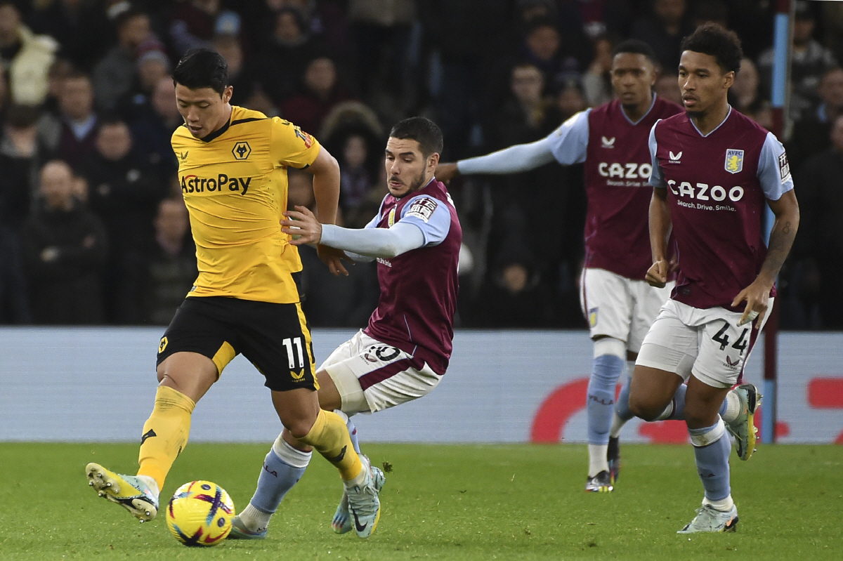 ▲드리블을 시도하는 황희찬(AP/연합뉴스)
