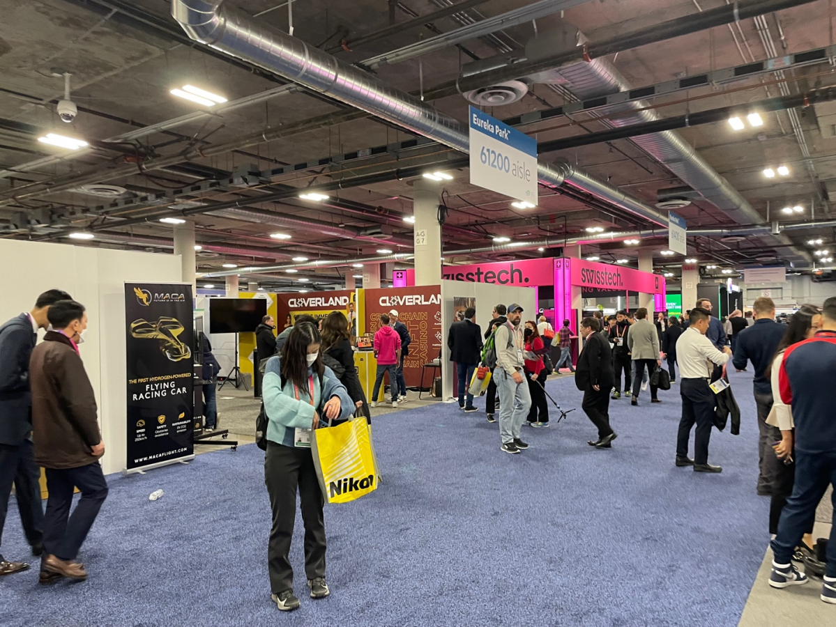 ▲삼성 C랩 전시관이 마련된 유레카 파크 내부 모습.  (강태우 기자 burning@)