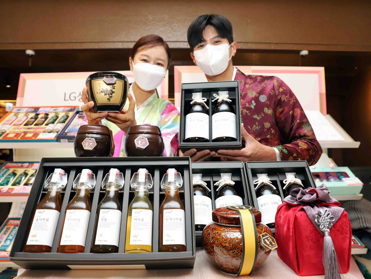▲신세계백화점 유명산지 꿀 선물세트. (사진제공=신세계)