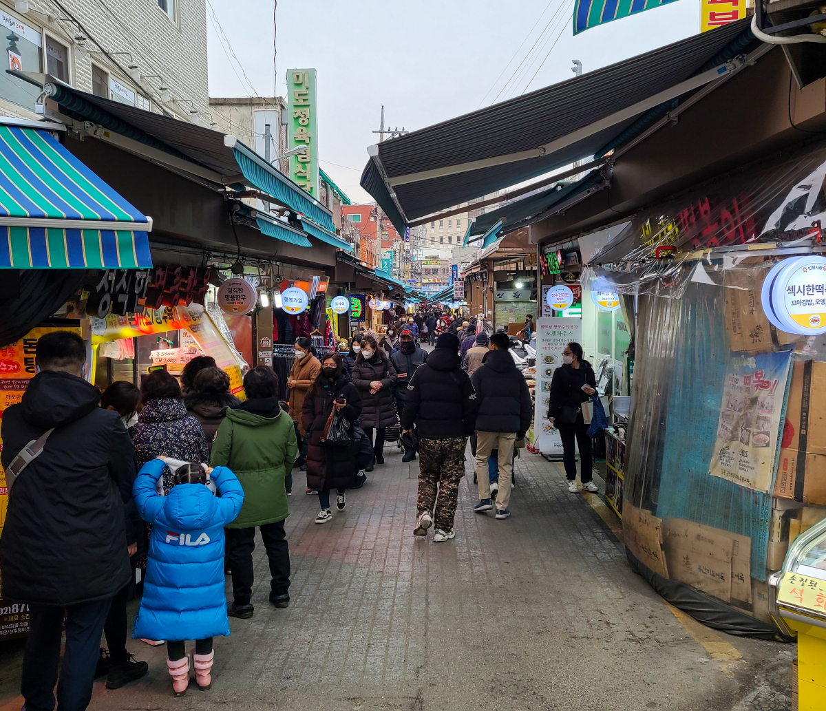 ▲서울 관악구가 인헌시장, 관악신사시장, 봉천제일종합시장이 중소벤처기업부가 주관하는 '특성화 시장 육성사업' 공모에 선정됐다고 9일 밝혔다. (자료제공=관악구)