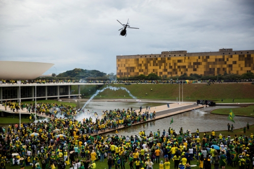 ▲자이르 보우소나루 브라질 전 대통령 지지자들이 8일(현지시간) 시위를 벌이고 있다. 브라질리아(브라질)/로이터연합뉴스
