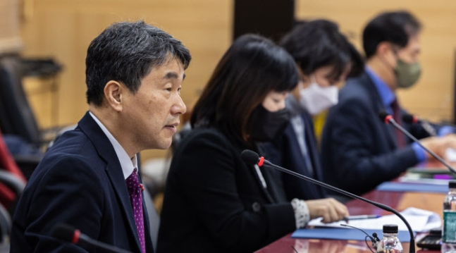 ▲이주호 부총리 겸 교육부 장관이 11일 오전 서울 종로구 정부서울청사에서 열린 한국대학교육협의회·입학처장 간담회에 참석해 인사말을 하고 있다.  (연합뉴스)