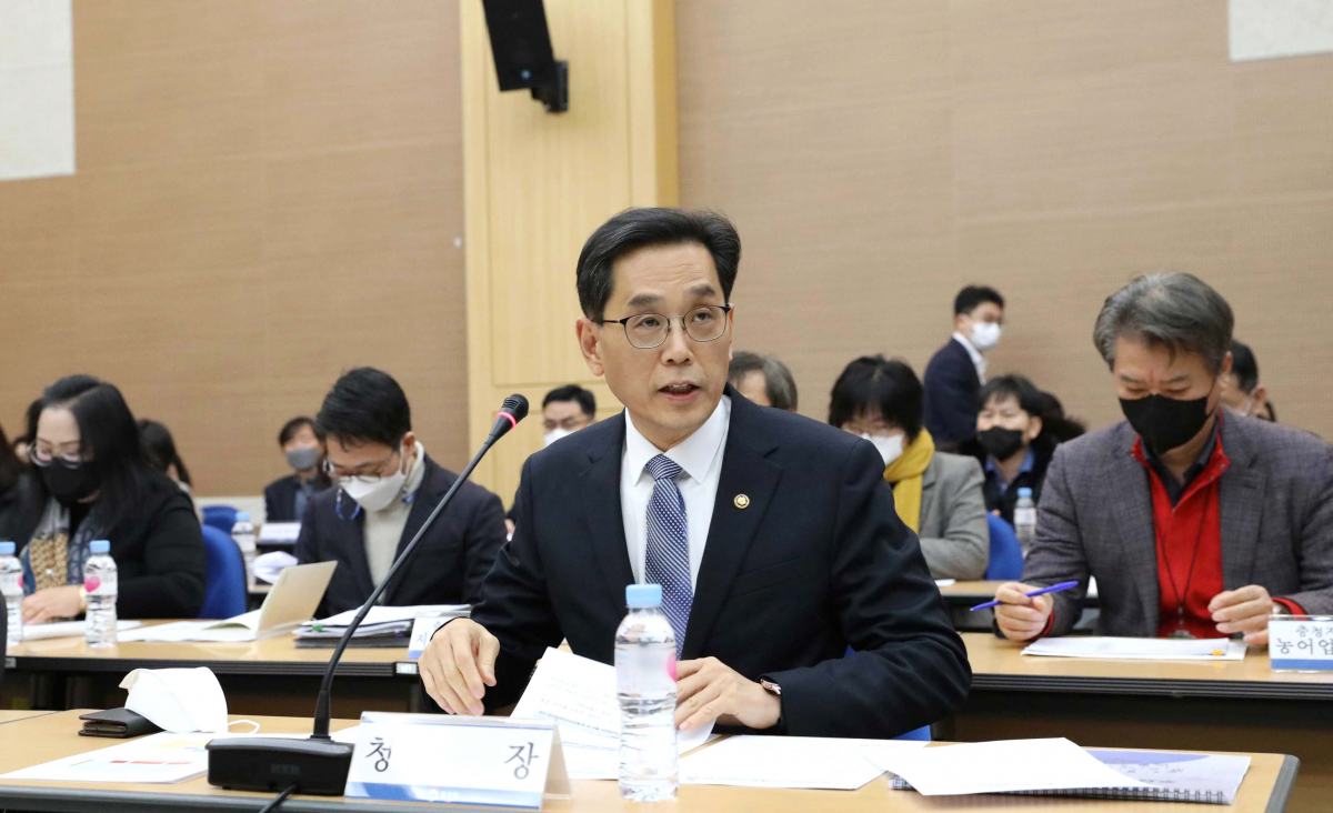 ▲한훈 통계청장이 9일 정부대전청사에서 통계청 주요 업무 공유 및 논의를 위해 열린 '2023년 상반기 전국통계기관장 회의'에서 인사말을 하고 있다. (연합뉴스)