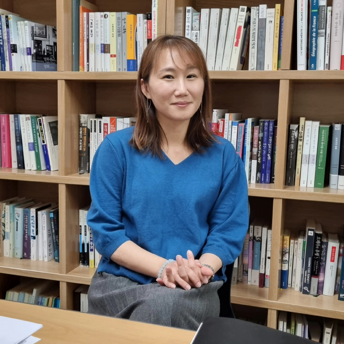 ▲ 11일 '프랑스의 자살'을 번역한 이선우 성신여대 프랑스어문문화학과 교수가 이투데이 인터뷰에 응하고 있다. (박꽃 기자 pgot@)