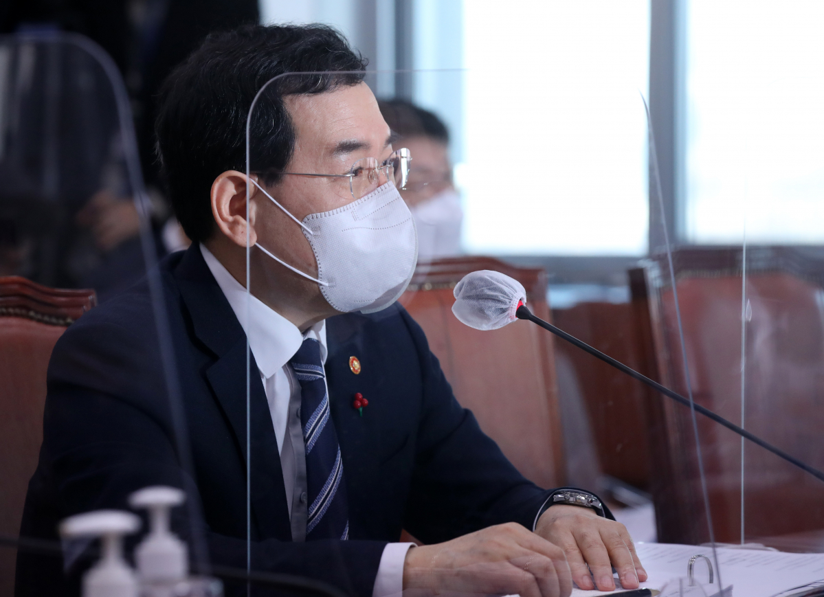 ▲이창양 산업통상자원부 장관이 11일 오전 서울 여의도 국회에서 열린 산업통상자원중소벤처기업위원회 전체회의에서 의원 질의에 답변하고 있다. (뉴시스)