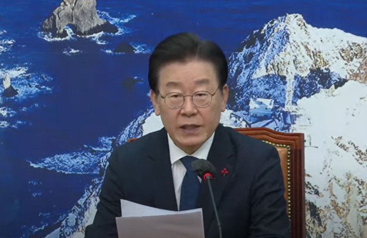 ▲이재명 더불어민주당 대표가 16일 오전 국회에서 열린 최고위원회의에서 발언하고 있다. (델리민주tv 갈무리)