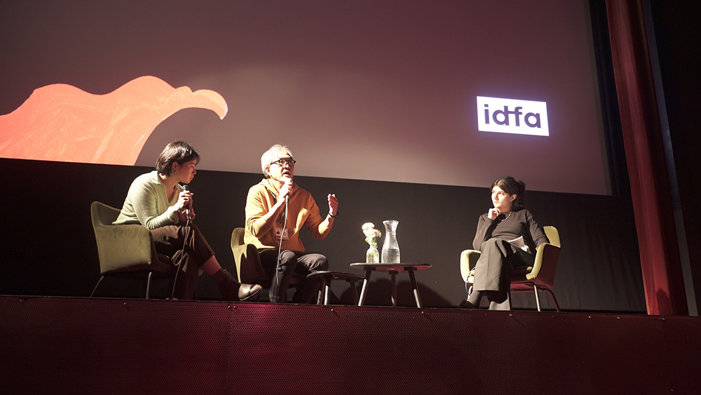 ▲박혁지 감독이 지난해 11월 열린 제35회 암스테르담 국제다큐멘터리영화제(IDFA) 경쟁 부문에 공식 초청받아 영화 이야기를 나누는 모습 (㈜하이하버픽쳐스, ㈜영화사 진진)