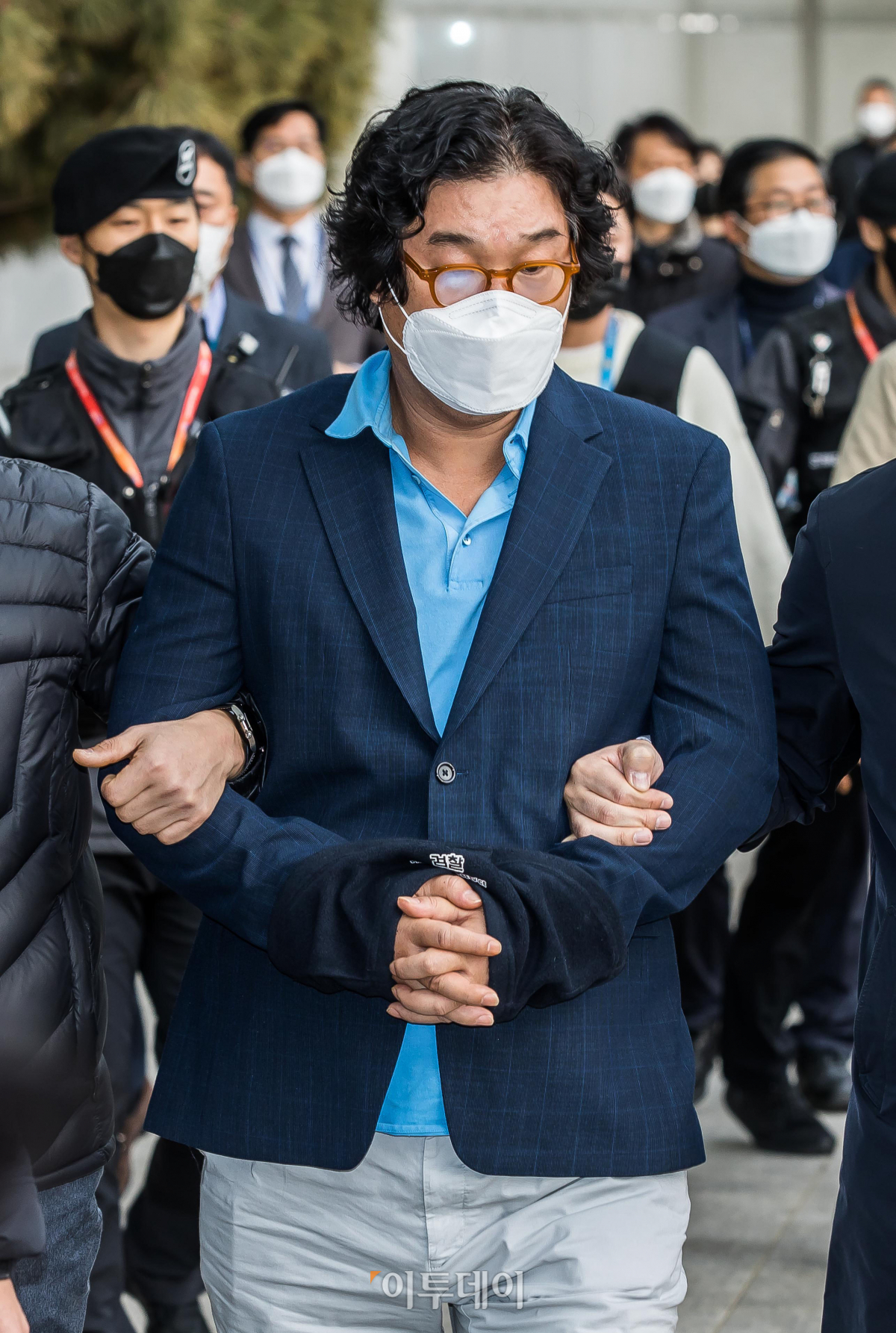 ▲수원지검으로 압송되는 김성태 전 쌍방울 회장 (조현호 기자 hyunho@)