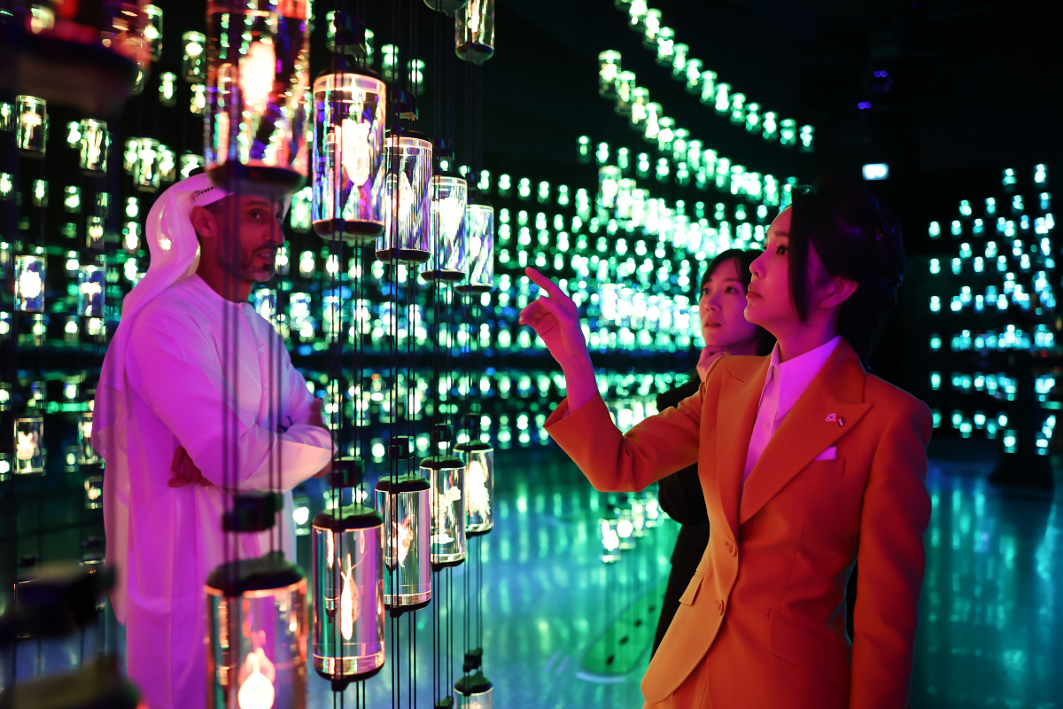 ▲두바이 미래박물관을 시찰하는 김건희 여사 (연합뉴스)