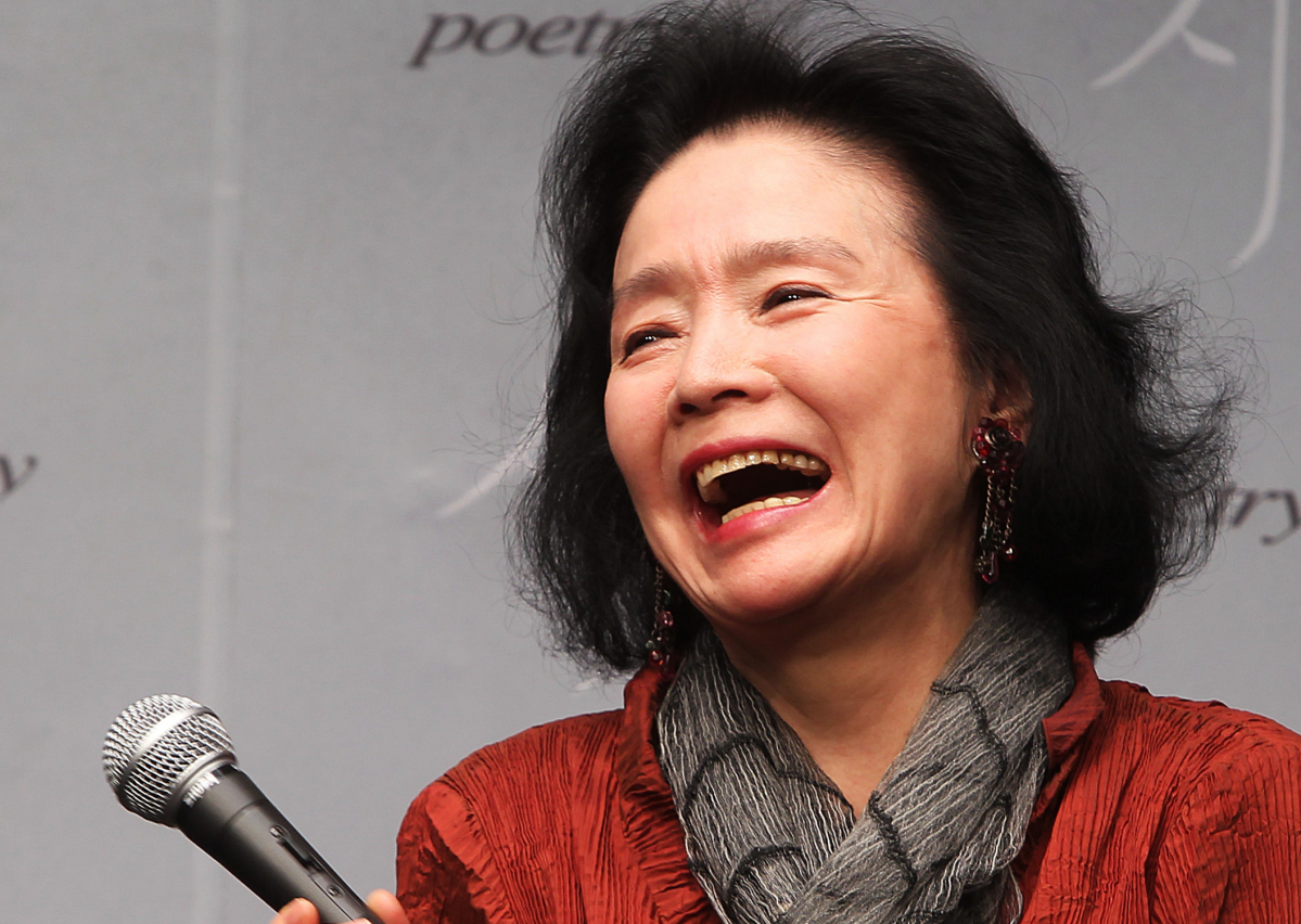 ▲1960∼80년대 은막을 장식했던 영화배우 윤정희(본명 손미자)가 19일(현지시간) 프랑스 파리에서 별세했다. 향년 79세. 사진은 지난 2010년 5월 26일 서울 신촌 현대백화점 유플렉스에서 기자간담회를 하는 모습. 연합뉴스    photo@yna.co.kr/2023-01-20 16:11:08/<저작권자 ⓒ 1980-2023 ㈜연합뉴스. 무단 전재 재배포 금지.>