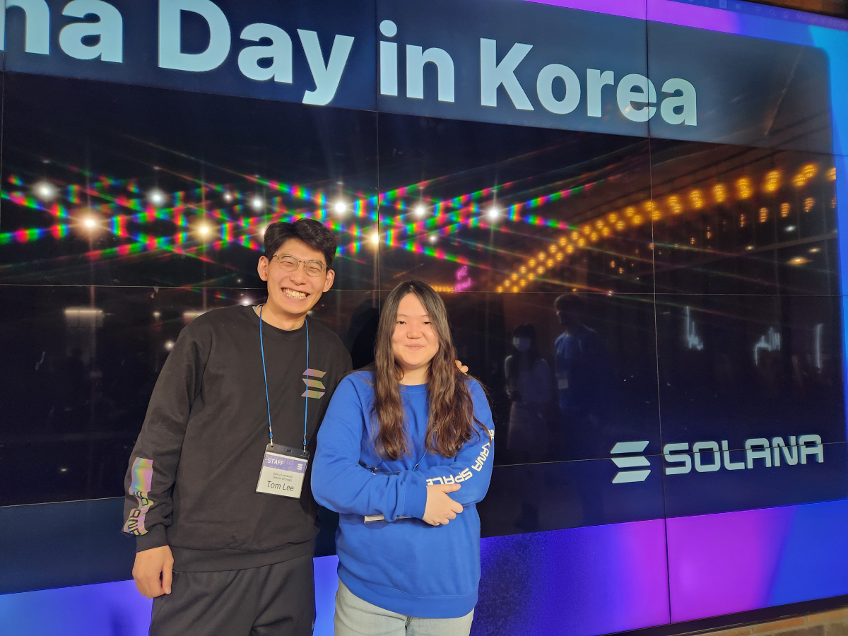 ▲16일 서울 서초구에서 열린 '쟁글 파운데이션 위크' 행사에 참여한 톰 리 솔라나 아시아 전략 총괄과 김채린 DR. (안유리 기자 inglass@)