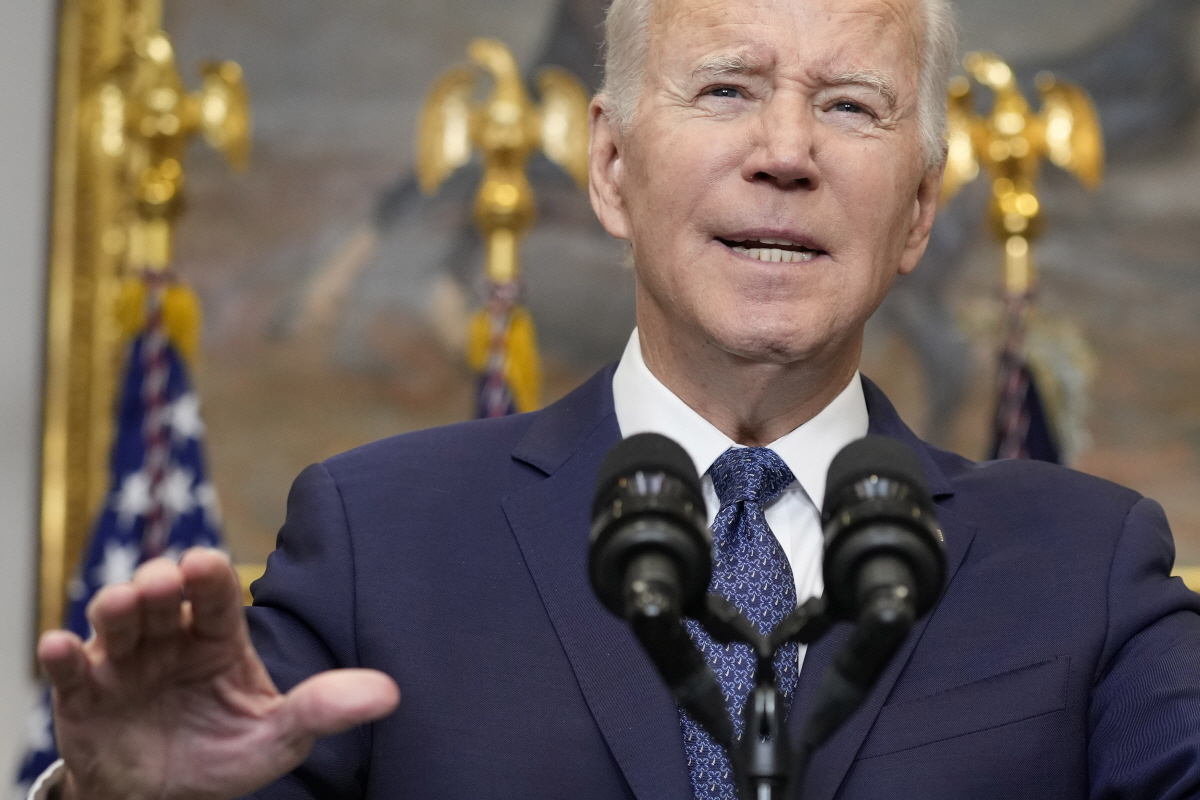 ▲조 바이든 미국 대통령이 25일(현지시간) 우크라이나에 관해 연설하고 있다. 워싱턴D.C./AP뉴시스
