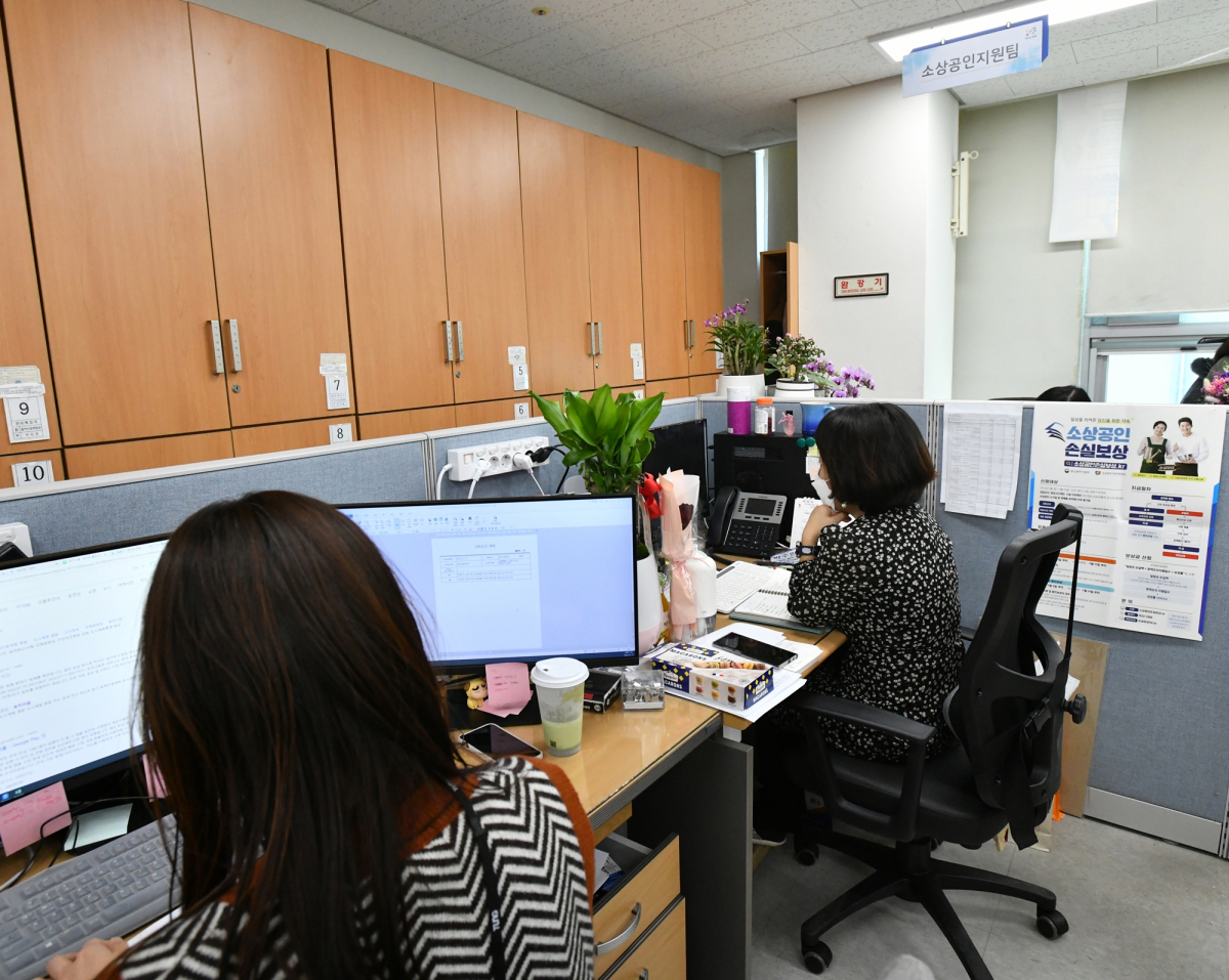 ▲노원구 소상공인 지원팀 (사진제공=노원구)