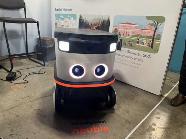 ▲뉴빌리티의 자율주행 로봇 배달 서비스 '뉴비'. (강태우 기자 burning@)