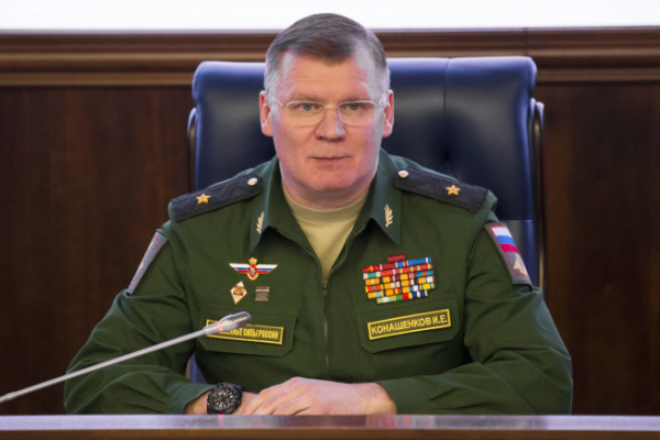 ▲이고리 코나셴코프 러시아 국방부 대변인이 2018년 4월 13일 러시아 모스크바에서 브리핑을 하고 있다. 모스크바/AP뉴시스