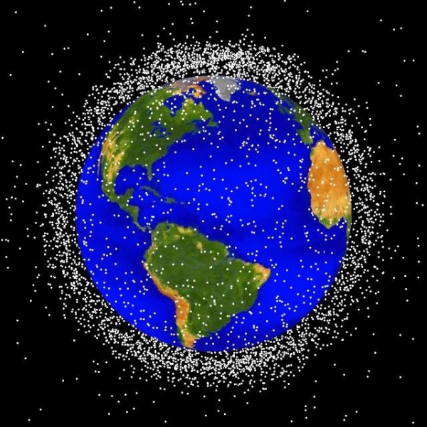 ▲지구 궤도에 떠있는 우주 쓰레기. 미 항공우주국(NASA)는 2만7000개가 넘는 우주 쓰레기가 지구 근방 우주환경에 존재한다고 밝혔다.(나사 홈페이지/뉴시스)
