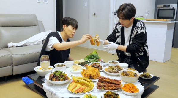 ▲‘편스토랑’ 이찬원, 윤두준(사진제공=KBS 2TV)