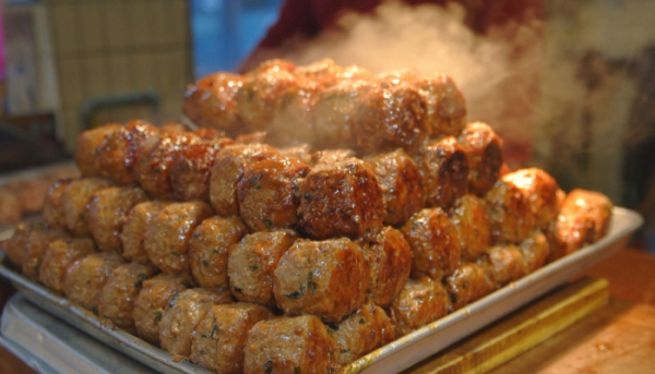 ▲'서민갑부' 영천시장 야구공 모양 떡갈비(사진제공=채널A)