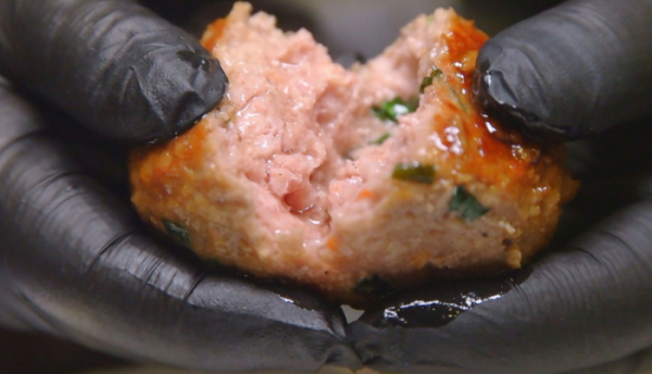 ▲'서민갑부' 영천시장 야구공 모양 떡갈비(사진제공=채널A)