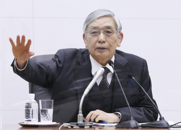 ▲구로다 하루히코 일본은행 총재가 지난달 20일 기자회견을 하고 있다. 도쿄/AP뉴시스
