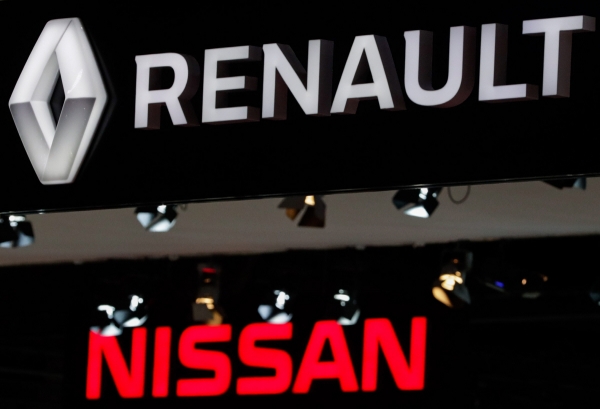 ▲벨기에 브뤼셀 모터쇼에서 2020년 1월 9일 르노와 닛산자동차 로고가 보인다. 브뤼셀/EPA연합뉴스
