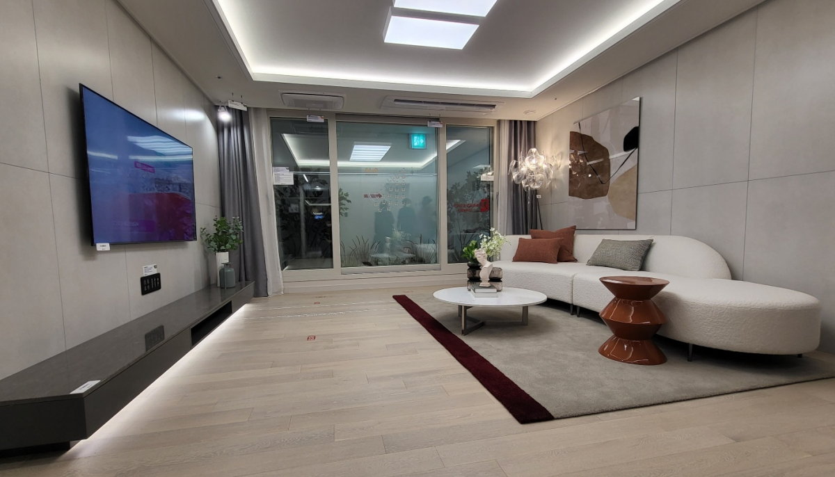 ▲전용 84㎡ B형 거실 전경 (이동욱 기자 toto@)