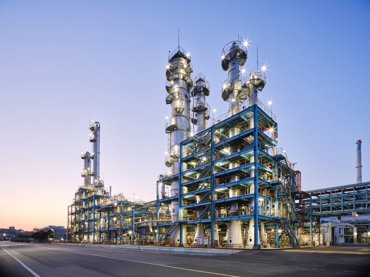 ▲롯데정밀화학 공장. 
 (사진제공=롯데정밀화학)