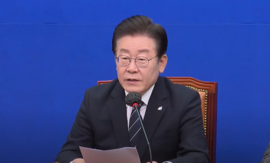 ▲이재명 더불어민주당 대표가 10일 국회 최고위원회의에서 입장을 밝히고 있다. (델리민주tv 갈무리)