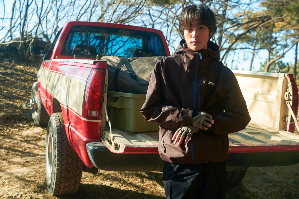 ▲네파 에코 팩라이트 플러스 방수 자켓 화보컷. (사진제공=네파)