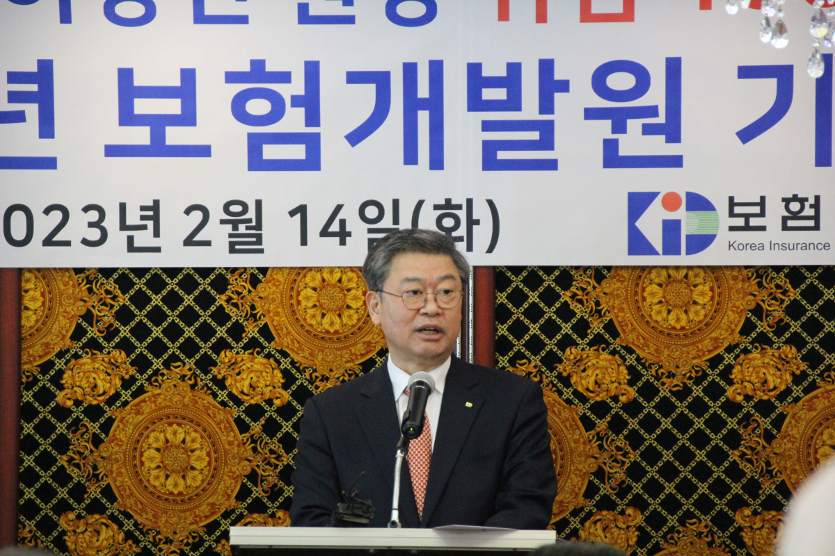 ▲허창원 보험개발원장이 14일 서울 여의도에 위치한 중식당에서 열린 보험개발원 기자간담회에서 발언하고 있다.