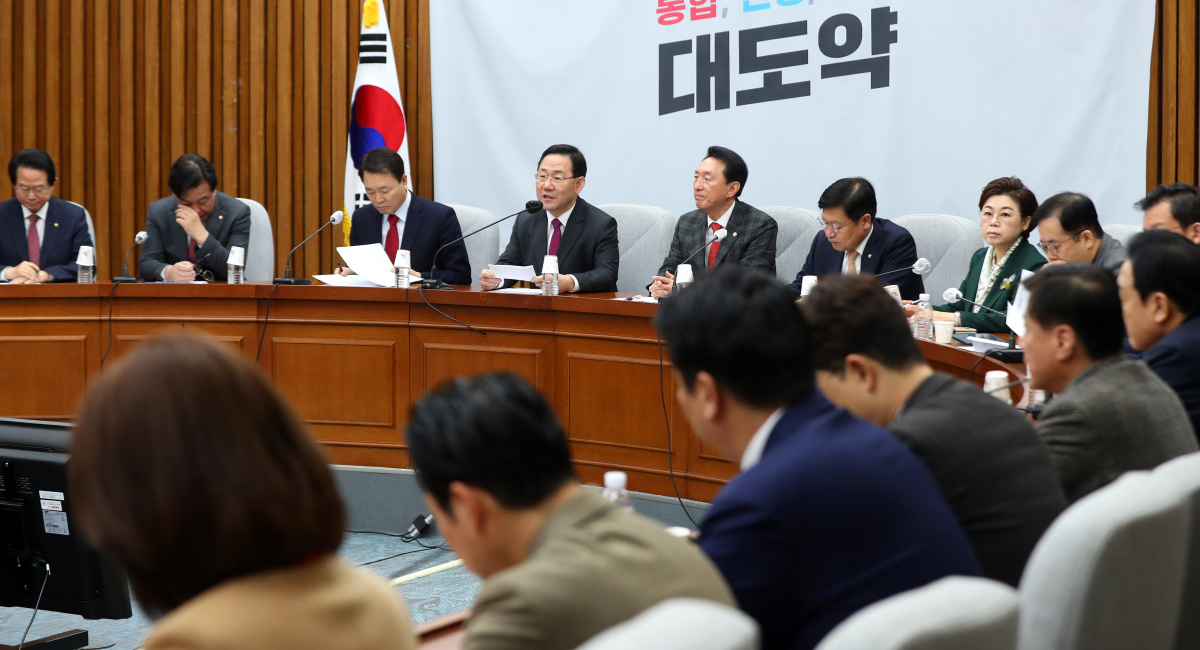 ▲주호영 국민의힘 원내대표가 17일 오전 서울 여의도 국회에서 열린 원내대책회의에서 발언하고 있다.  (국회사진기자단)