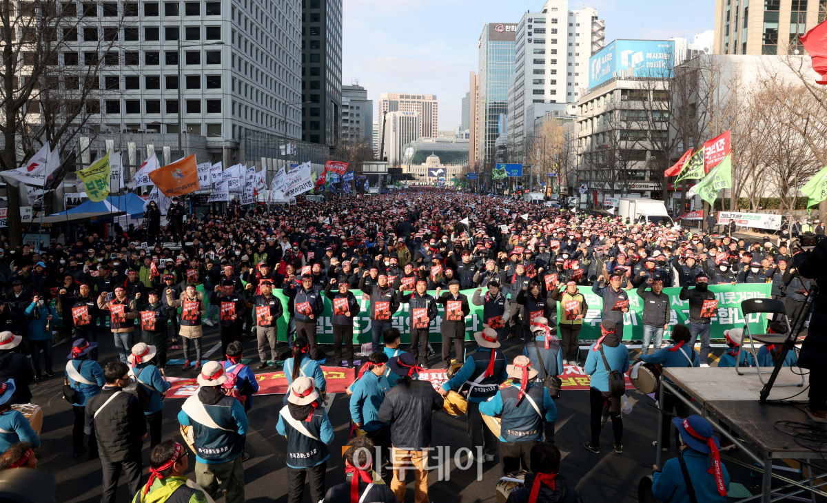 Des rassemblements à grande échelle pour la fête du travail à travers Séoul… devraient réunir 140 000 personnes