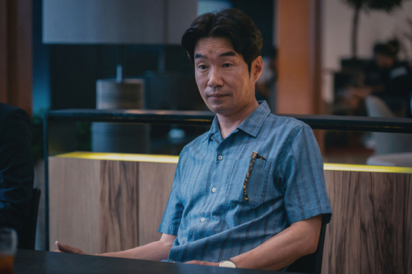 ▲‘카지노’ 시즌 2 송영규(사진 제공=월트디즈니컴퍼니 코리아)