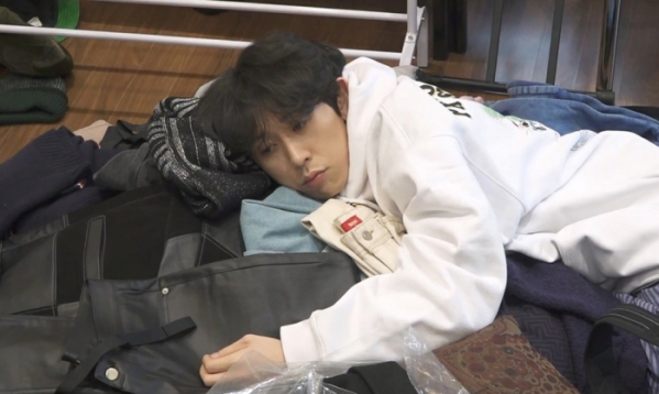 ▲'나혼자 산다' 코드쿤스트 집서 플리마켓 열다(사진제공=MBC)